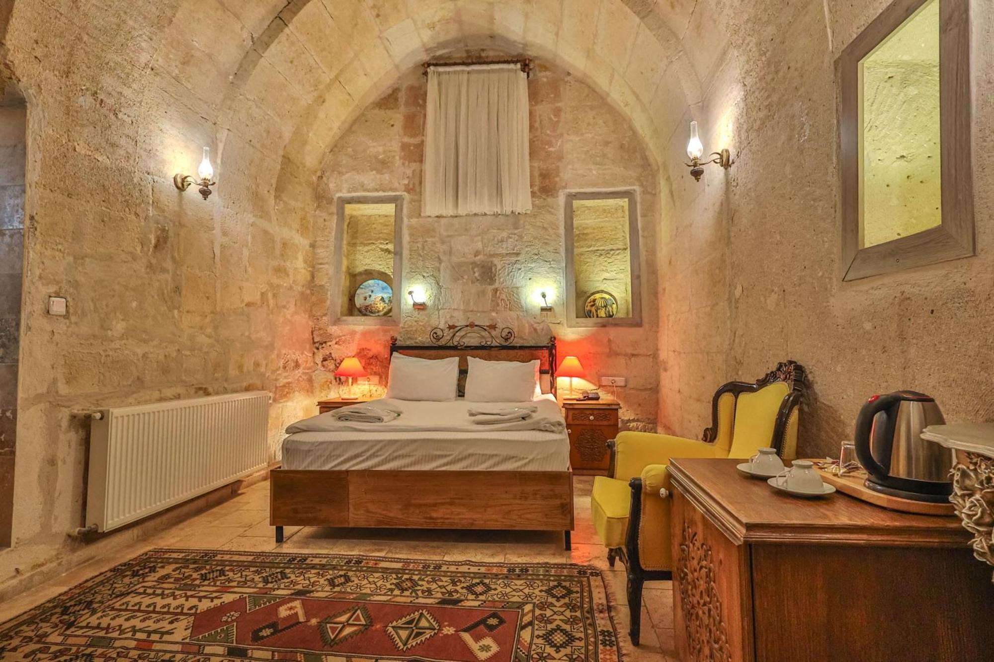 Bedrock Cave Hotel (Adults Only) Гьореме Екстериор снимка