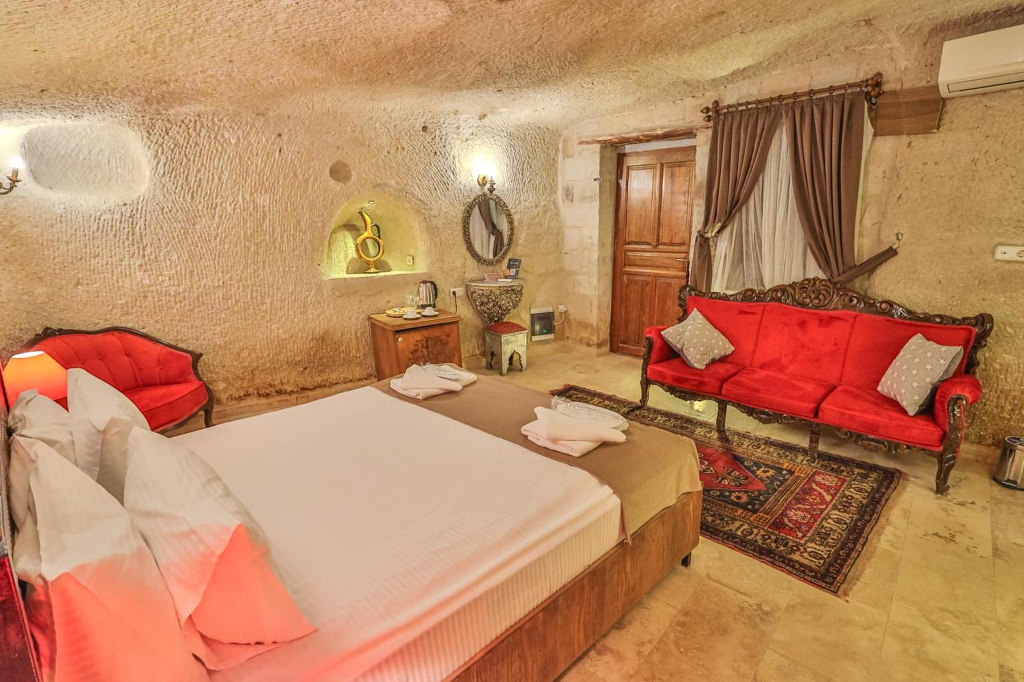 Bedrock Cave Hotel (Adults Only) Гьореме Екстериор снимка