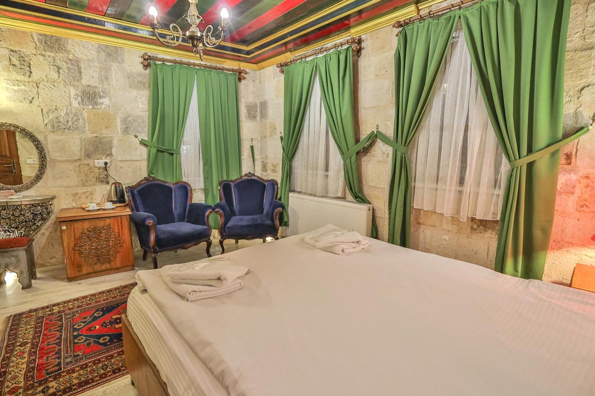 Bedrock Cave Hotel (Adults Only) Гьореме Екстериор снимка
