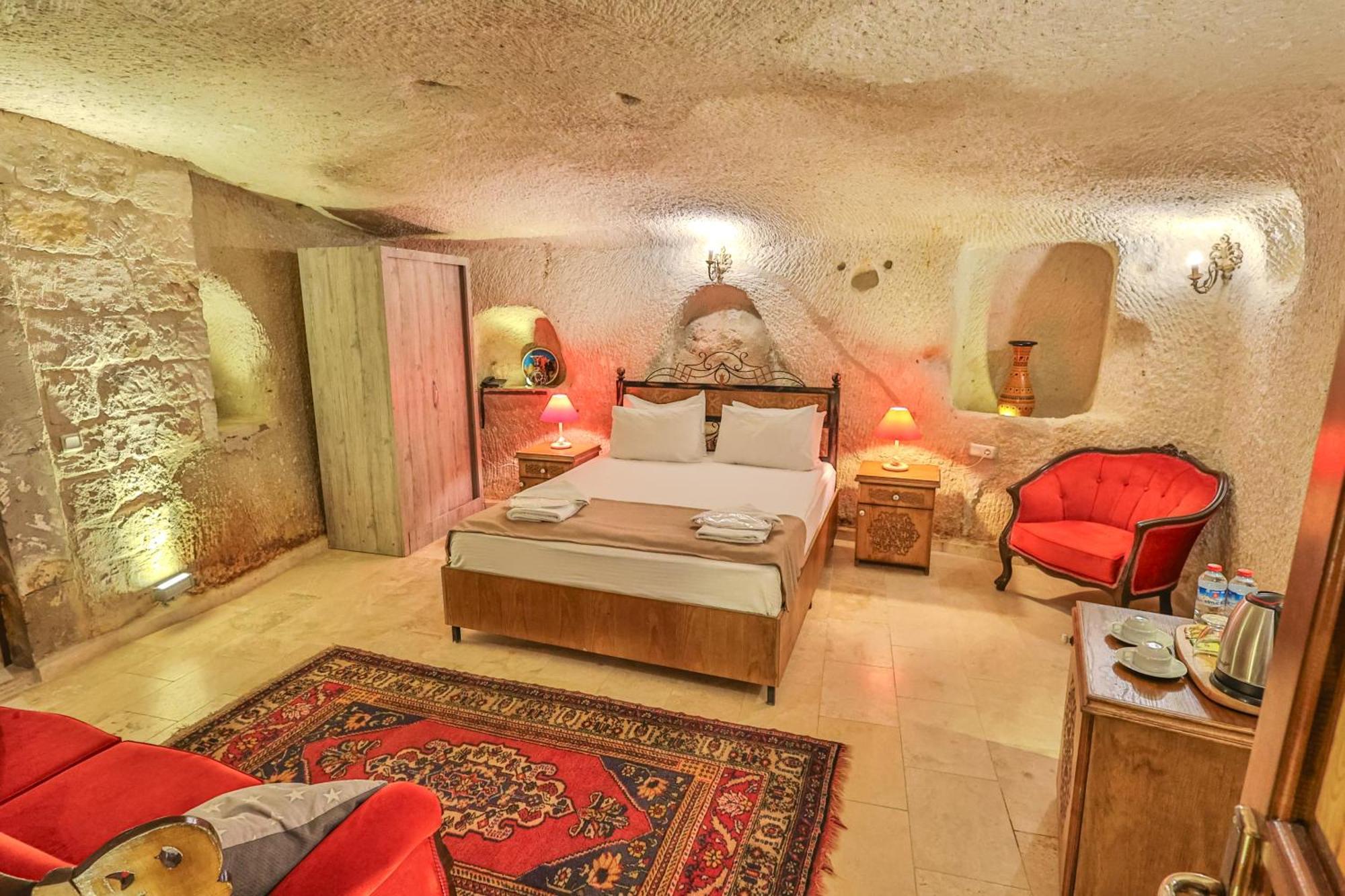 Bedrock Cave Hotel (Adults Only) Гьореме Екстериор снимка