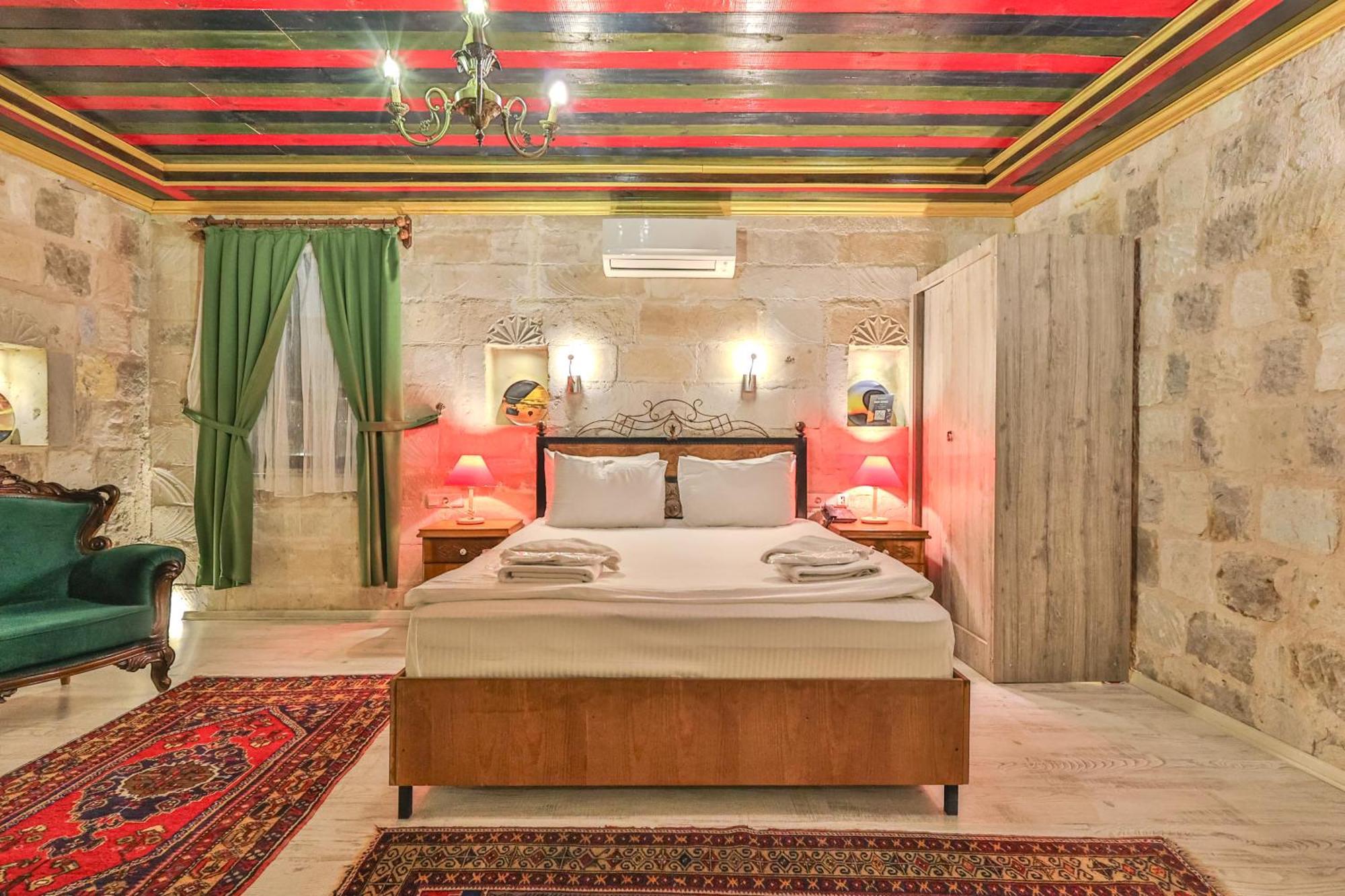 Bedrock Cave Hotel (Adults Only) Гьореме Екстериор снимка