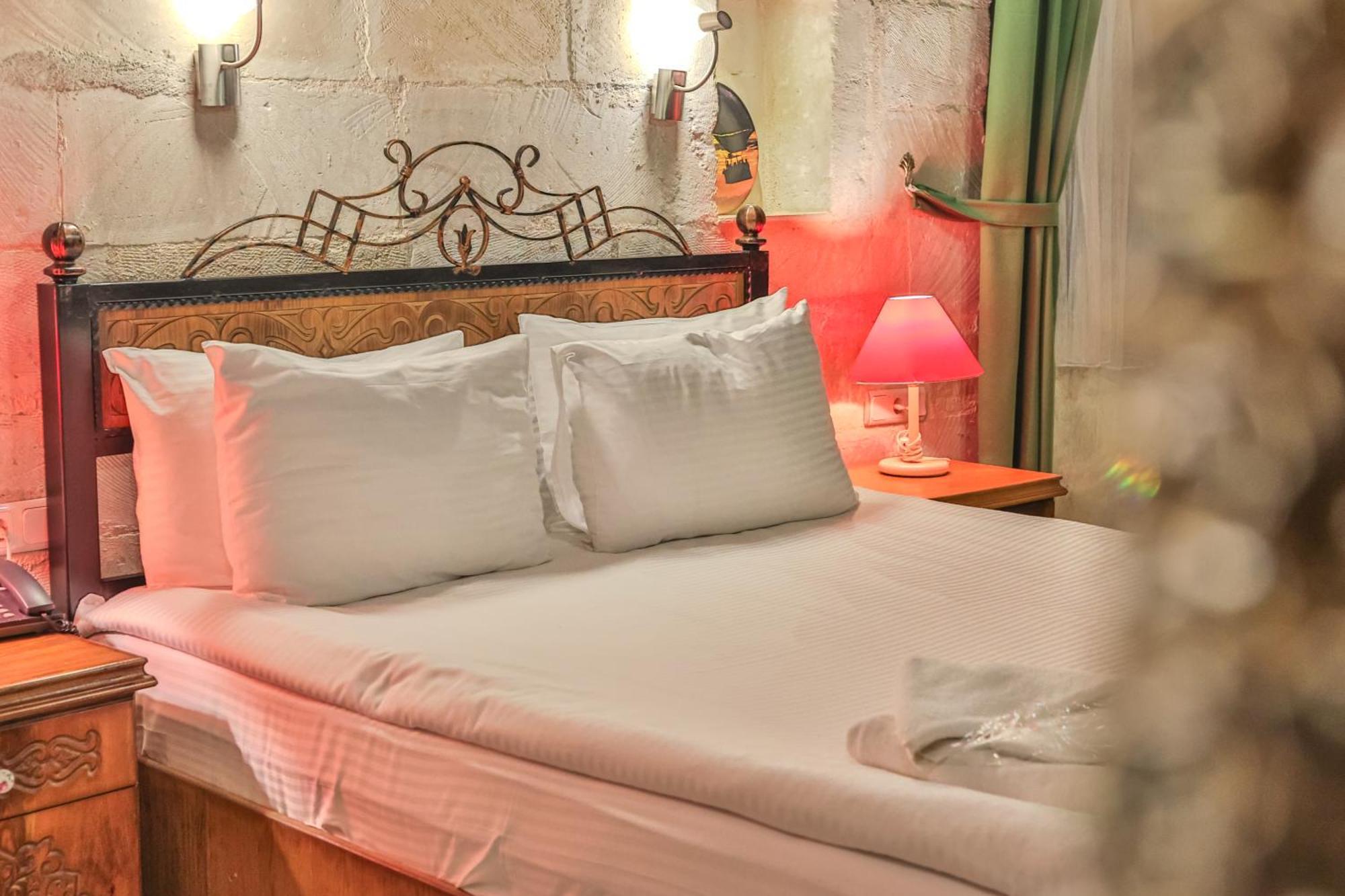 Bedrock Cave Hotel (Adults Only) Гьореме Екстериор снимка