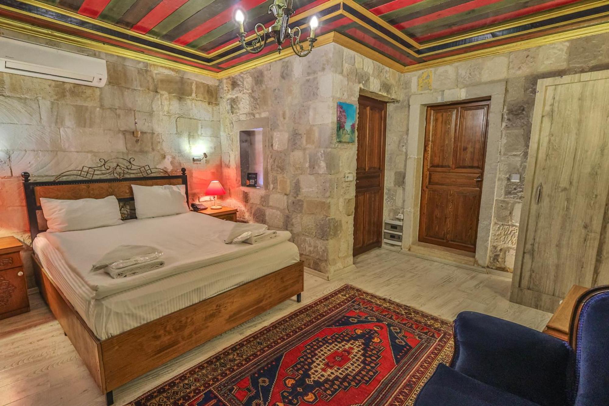 Bedrock Cave Hotel (Adults Only) Гьореме Екстериор снимка