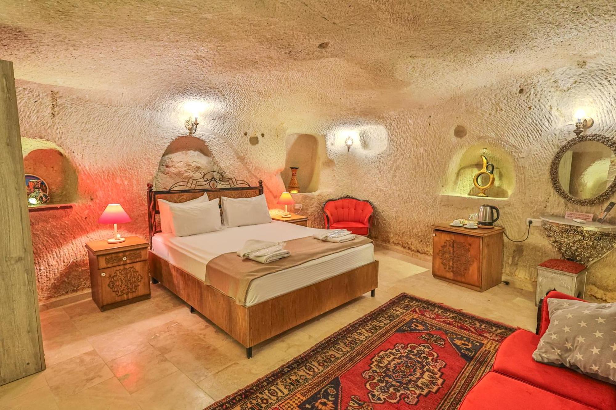 Bedrock Cave Hotel (Adults Only) Гьореме Екстериор снимка