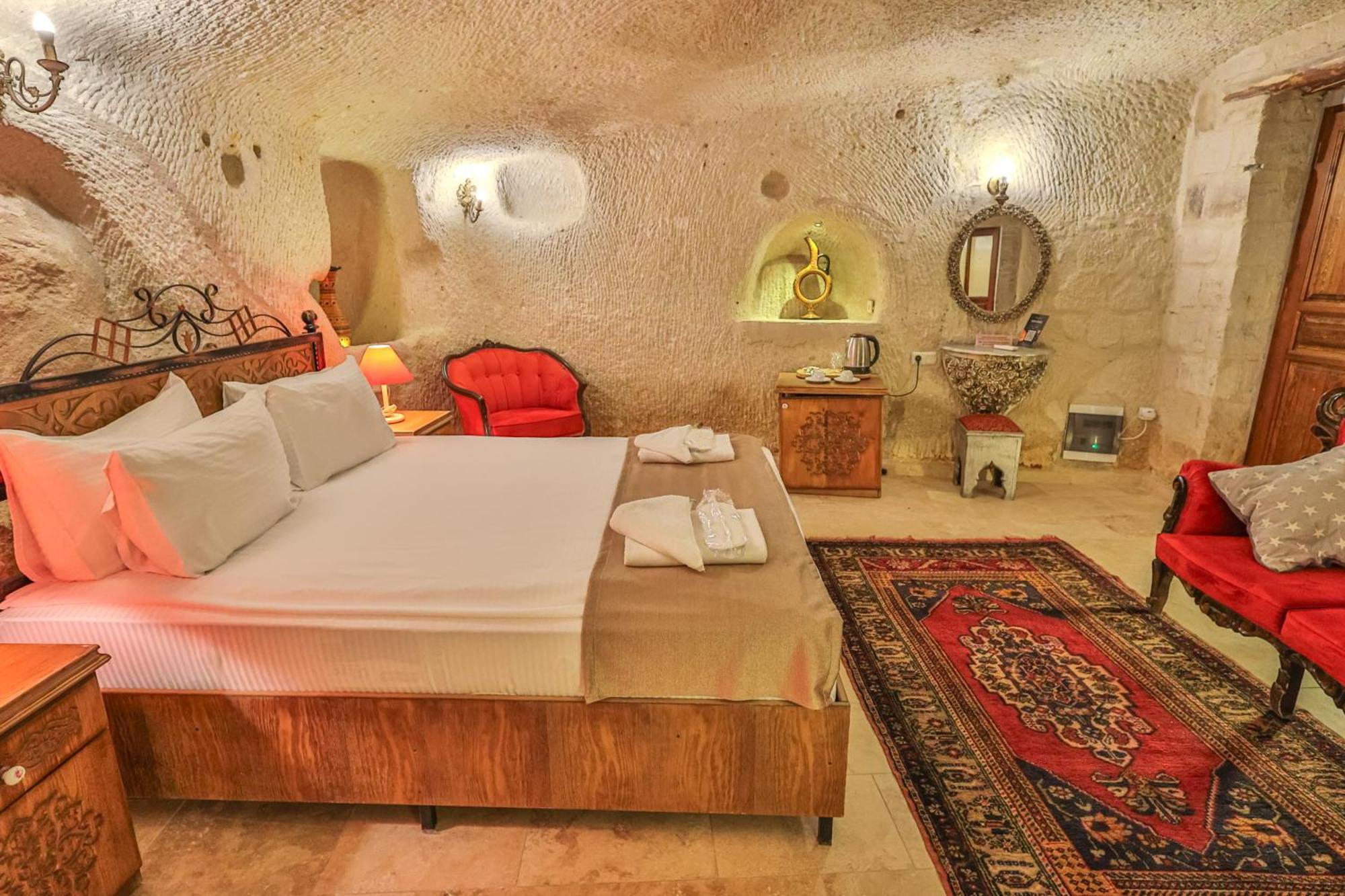 Bedrock Cave Hotel (Adults Only) Гьореме Екстериор снимка