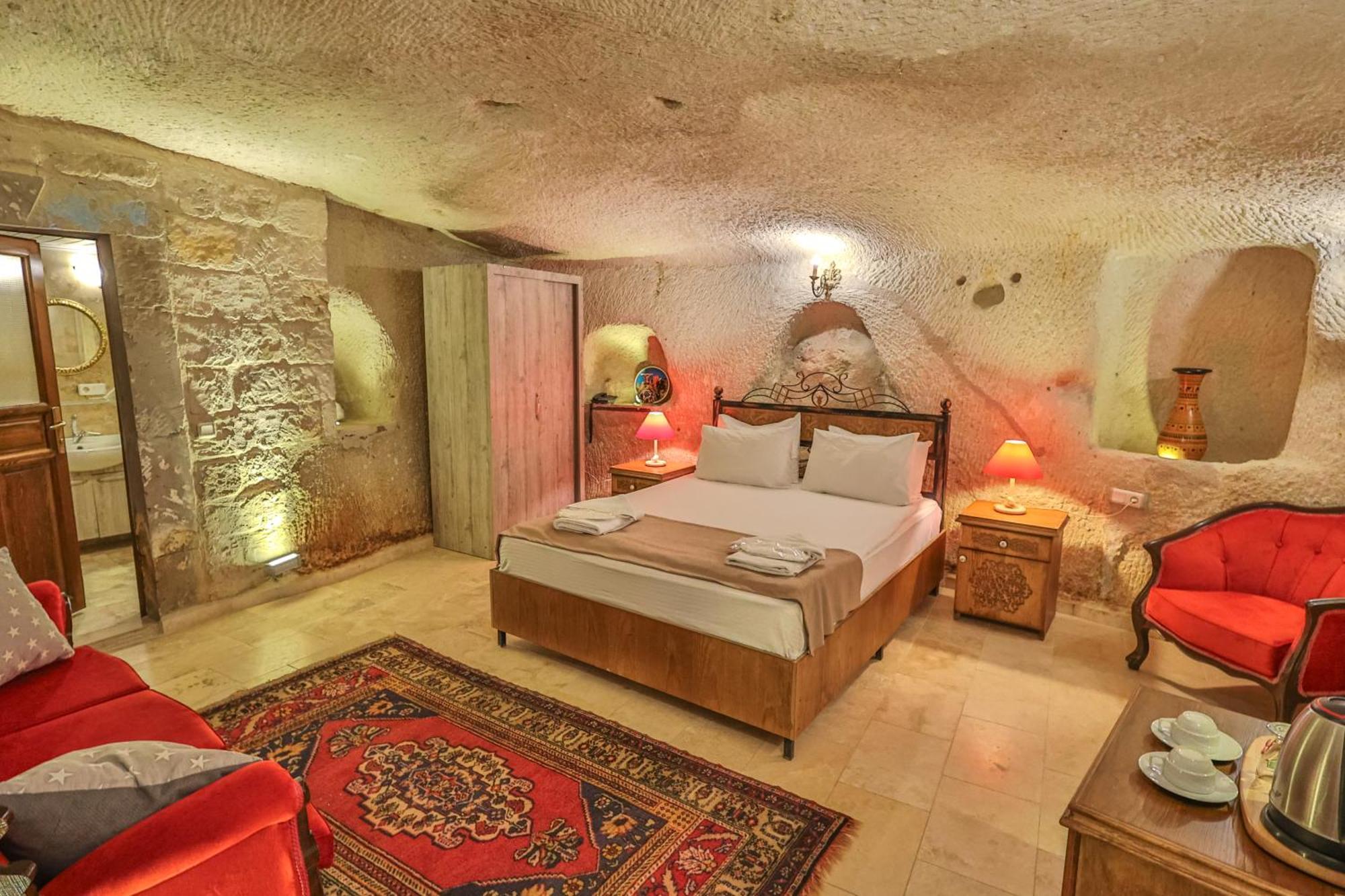 Bedrock Cave Hotel (Adults Only) Гьореме Екстериор снимка