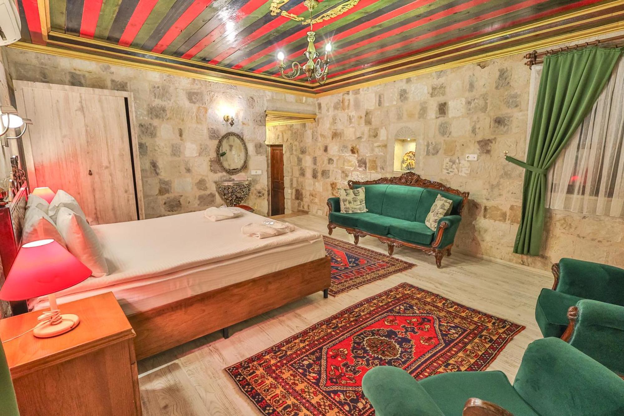 Bedrock Cave Hotel (Adults Only) Гьореме Екстериор снимка