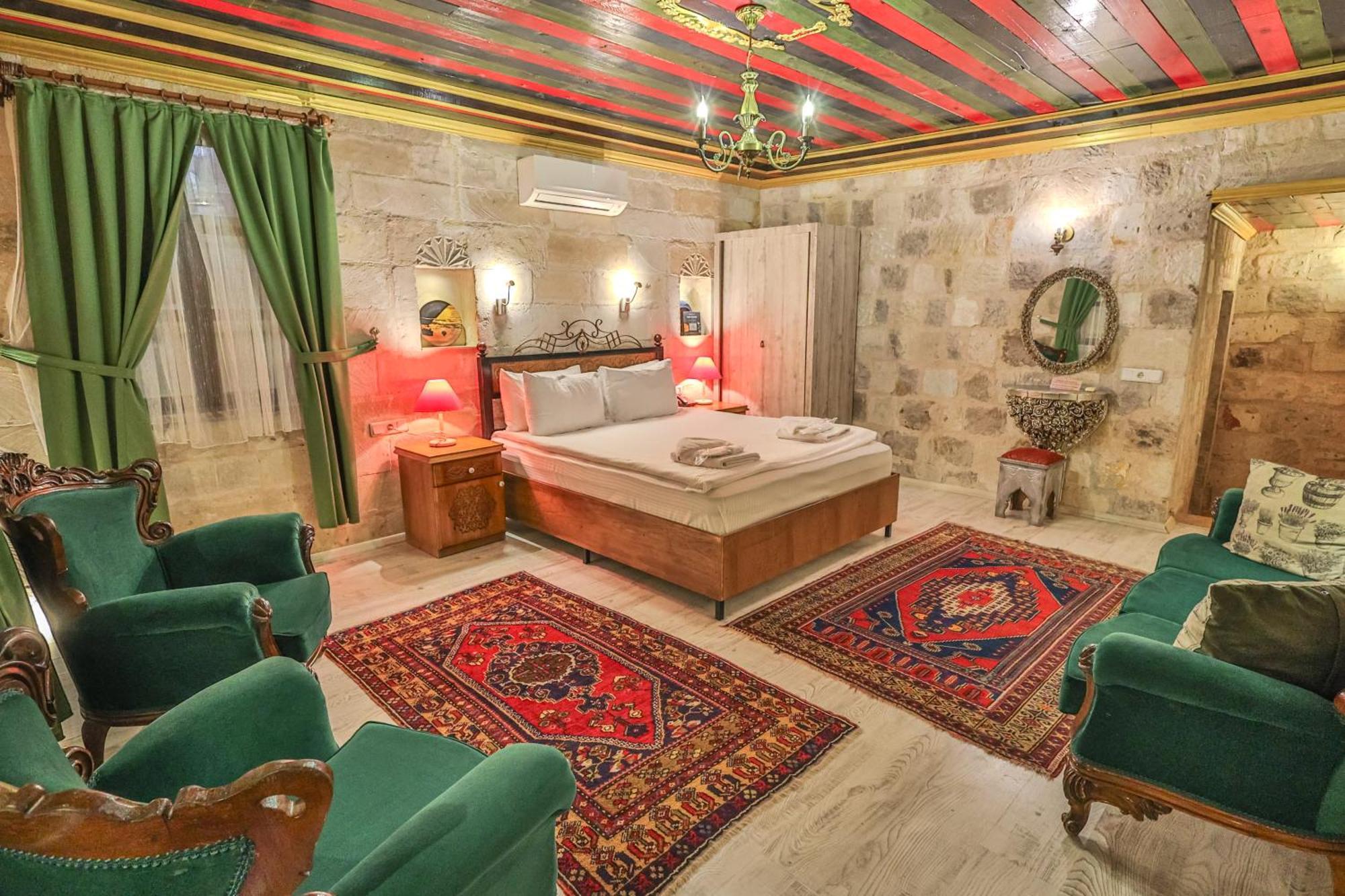 Bedrock Cave Hotel (Adults Only) Гьореме Екстериор снимка