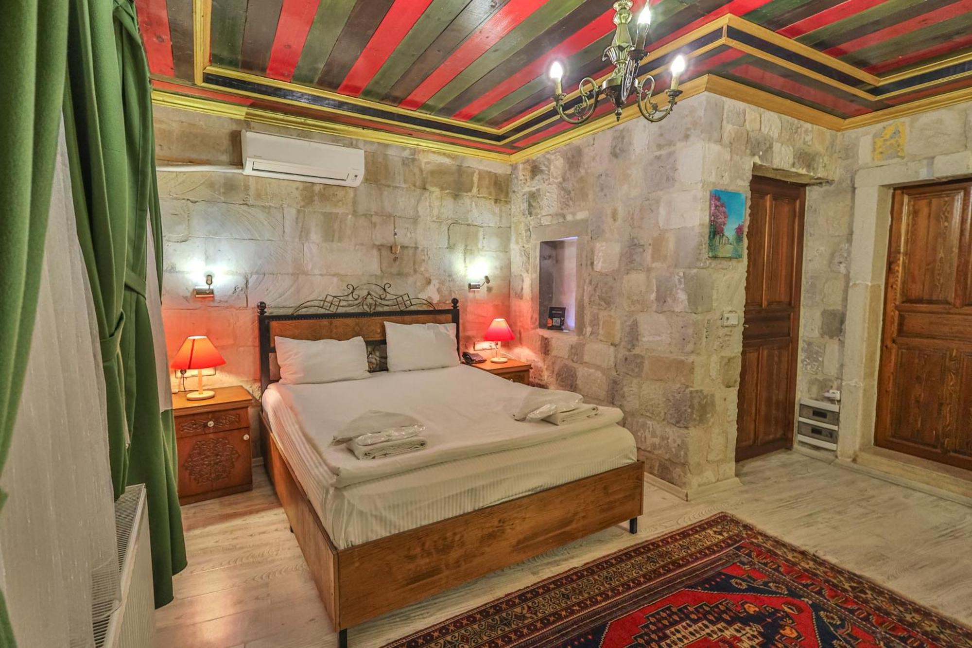 Bedrock Cave Hotel (Adults Only) Гьореме Екстериор снимка