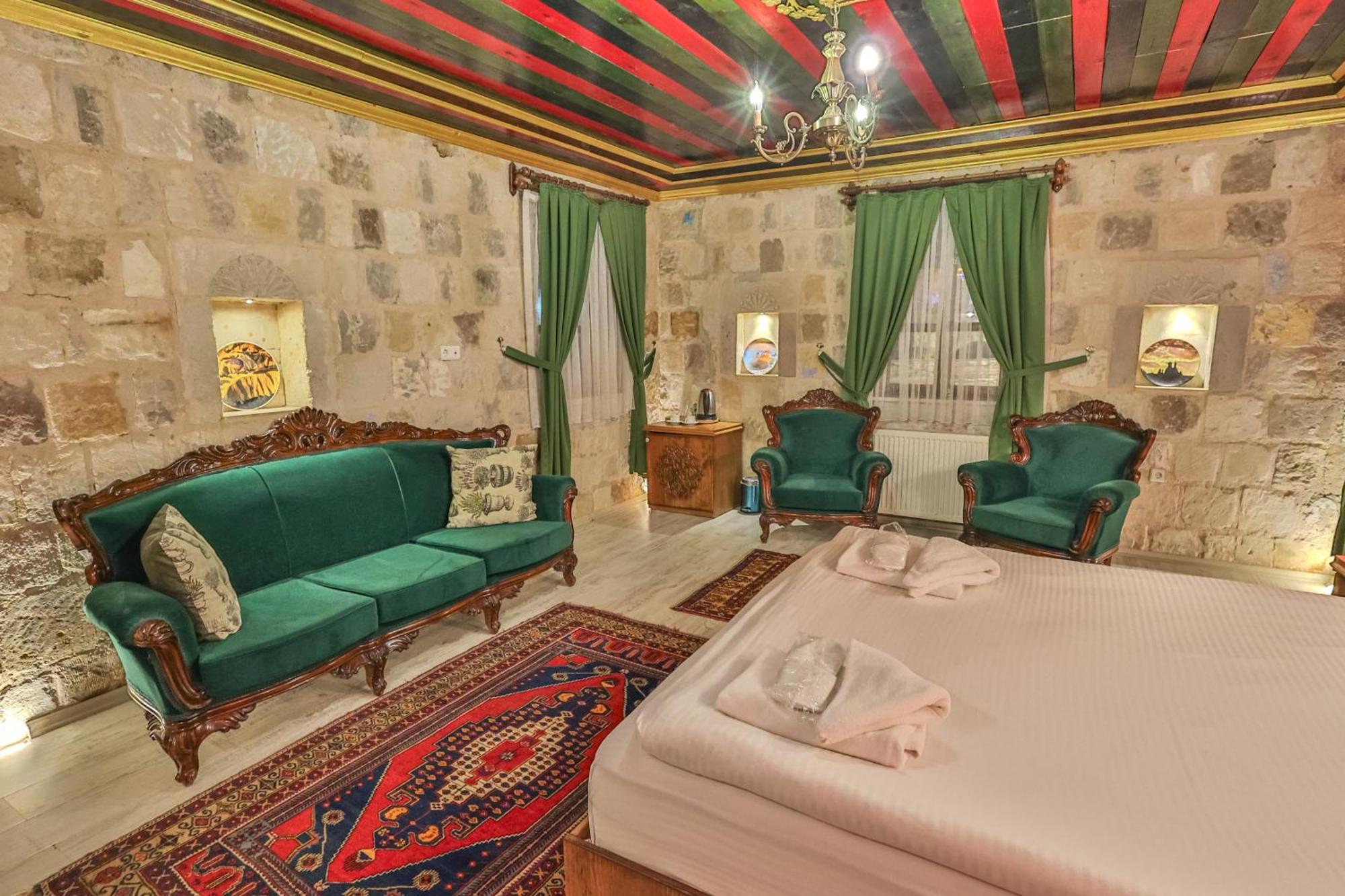 Bedrock Cave Hotel (Adults Only) Гьореме Екстериор снимка