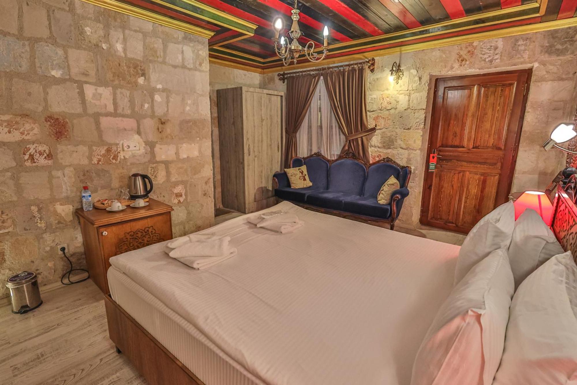 Bedrock Cave Hotel (Adults Only) Гьореме Екстериор снимка