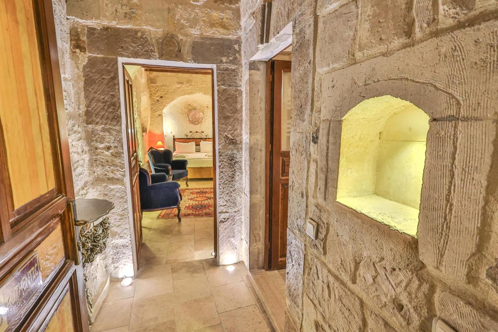 Bedrock Cave Hotel (Adults Only) Гьореме Екстериор снимка