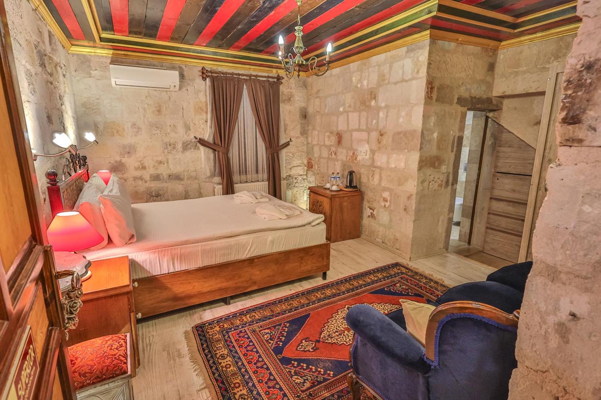Bedrock Cave Hotel (Adults Only) Гьореме Екстериор снимка