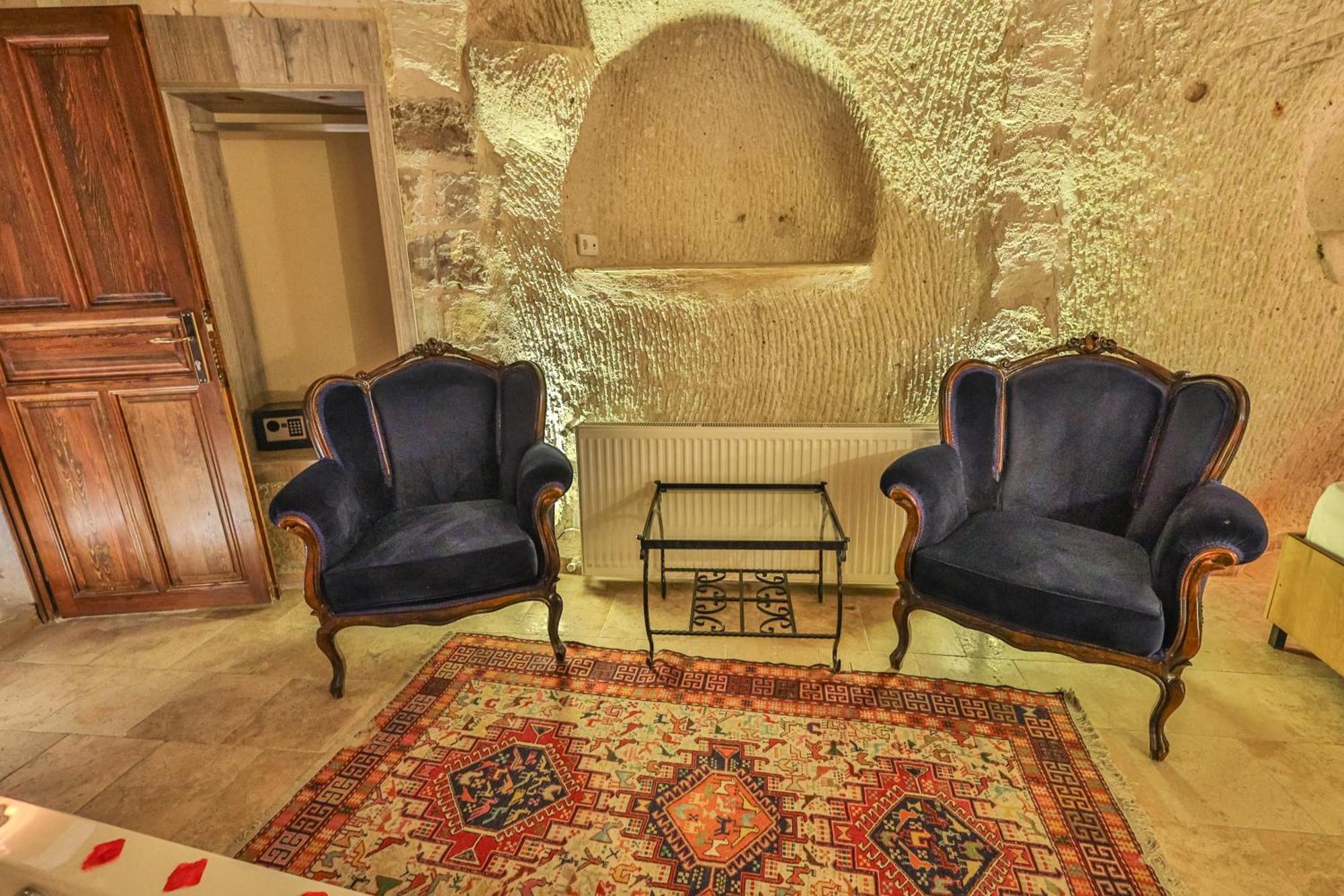 Bedrock Cave Hotel (Adults Only) Гьореме Екстериор снимка