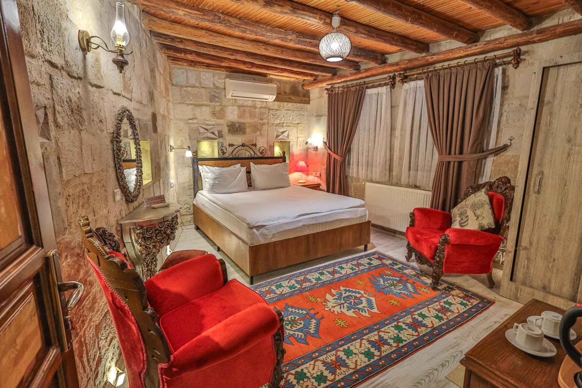 Bedrock Cave Hotel (Adults Only) Гьореме Екстериор снимка
