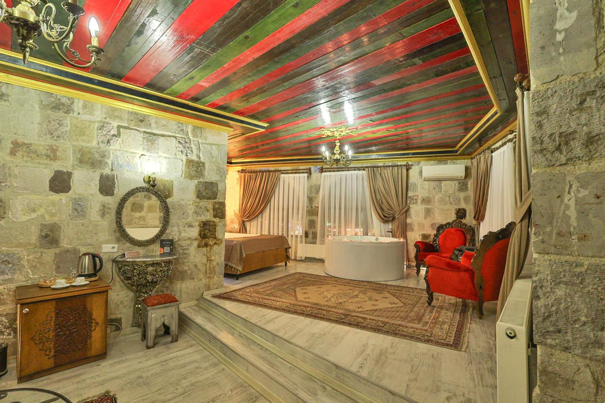 Bedrock Cave Hotel (Adults Only) Гьореме Екстериор снимка