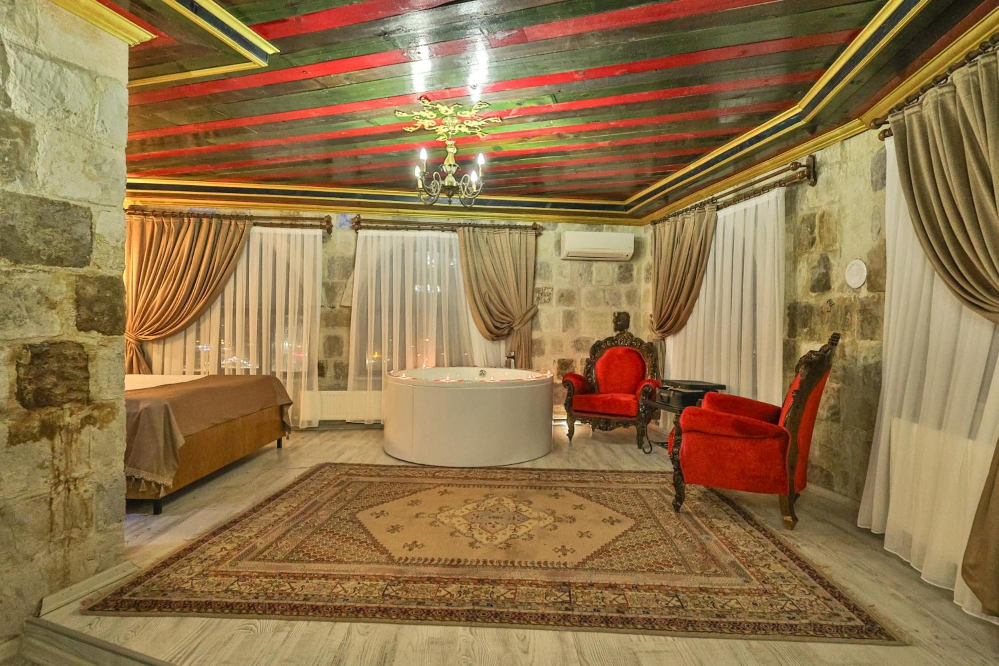 Bedrock Cave Hotel (Adults Only) Гьореме Екстериор снимка